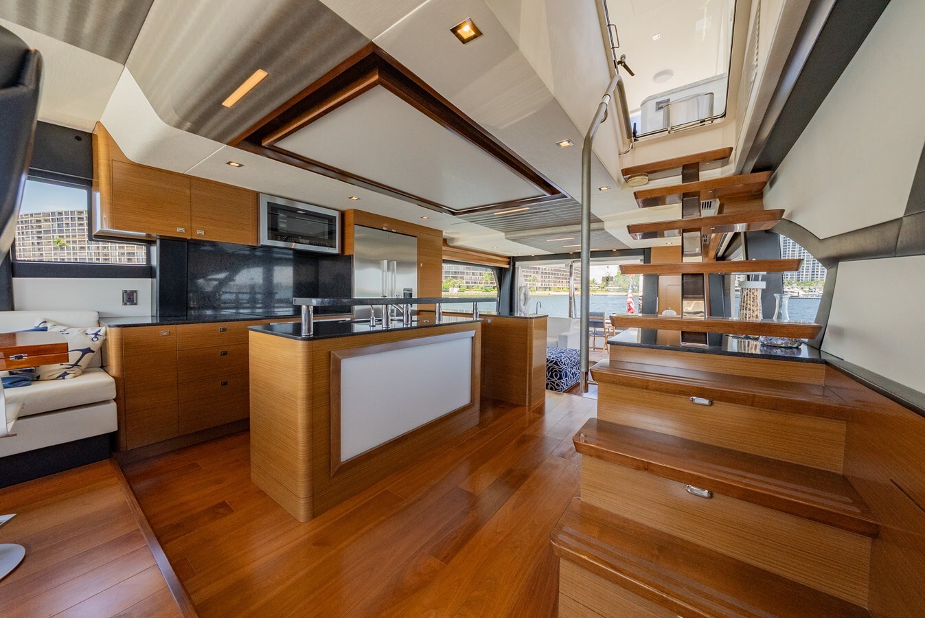 2018-ocean-alexander-70-a1e85a