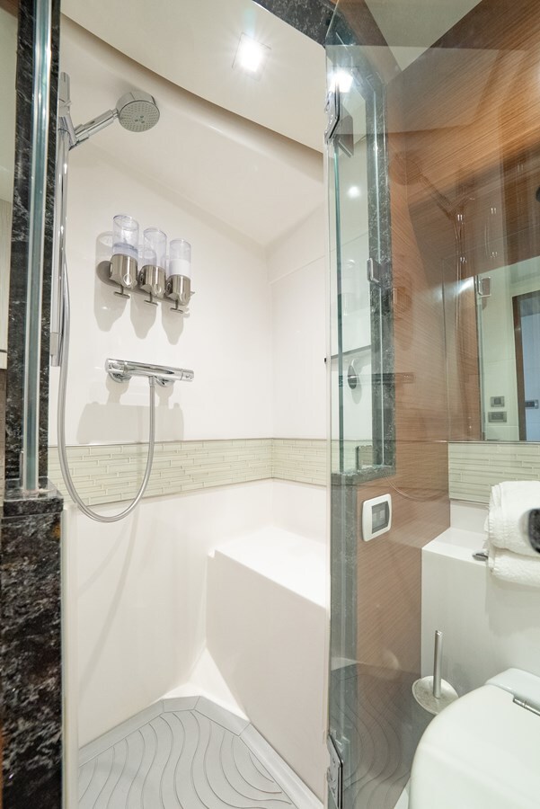 2018-ocean-alexander-70-a1e85a