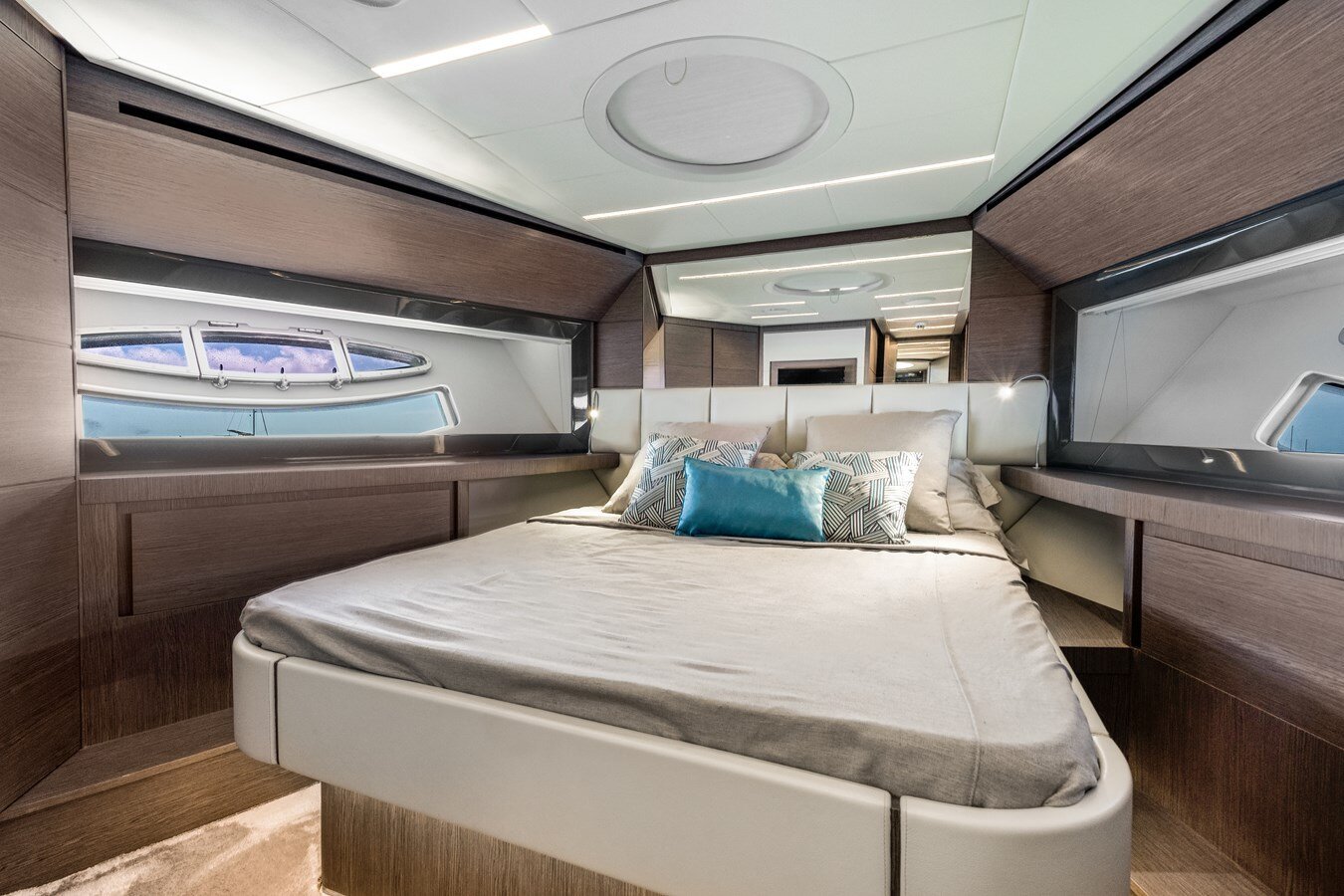 2018-pershing-74-11-e99bed