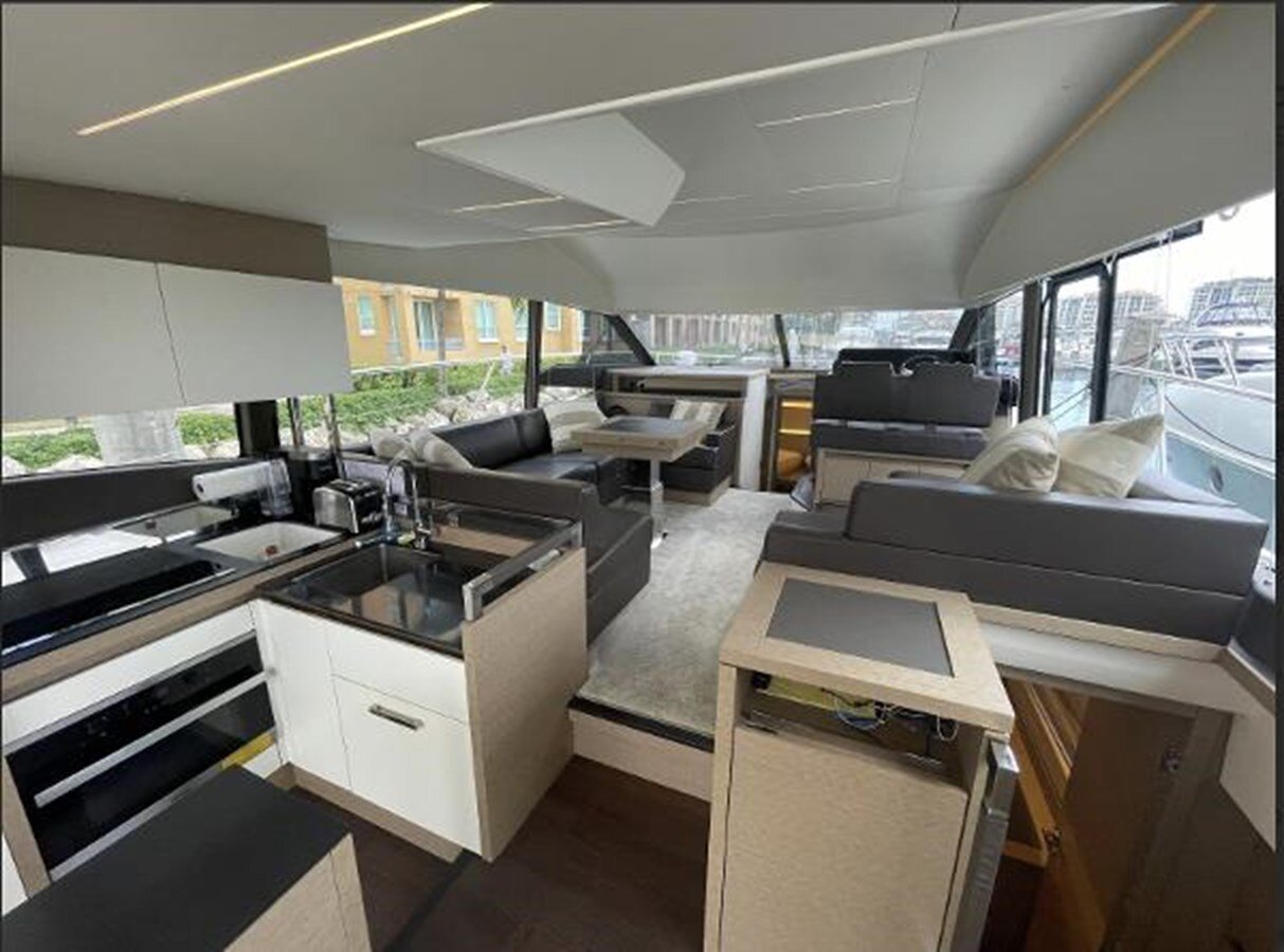 2018-prestige-52-10-907f1e