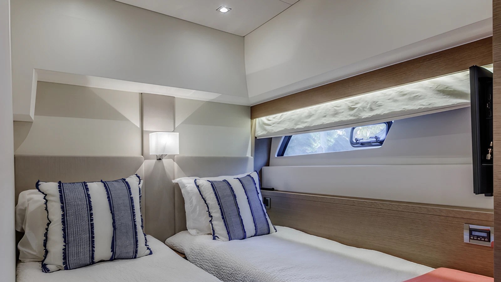 2018-prestige-56-c1fa37