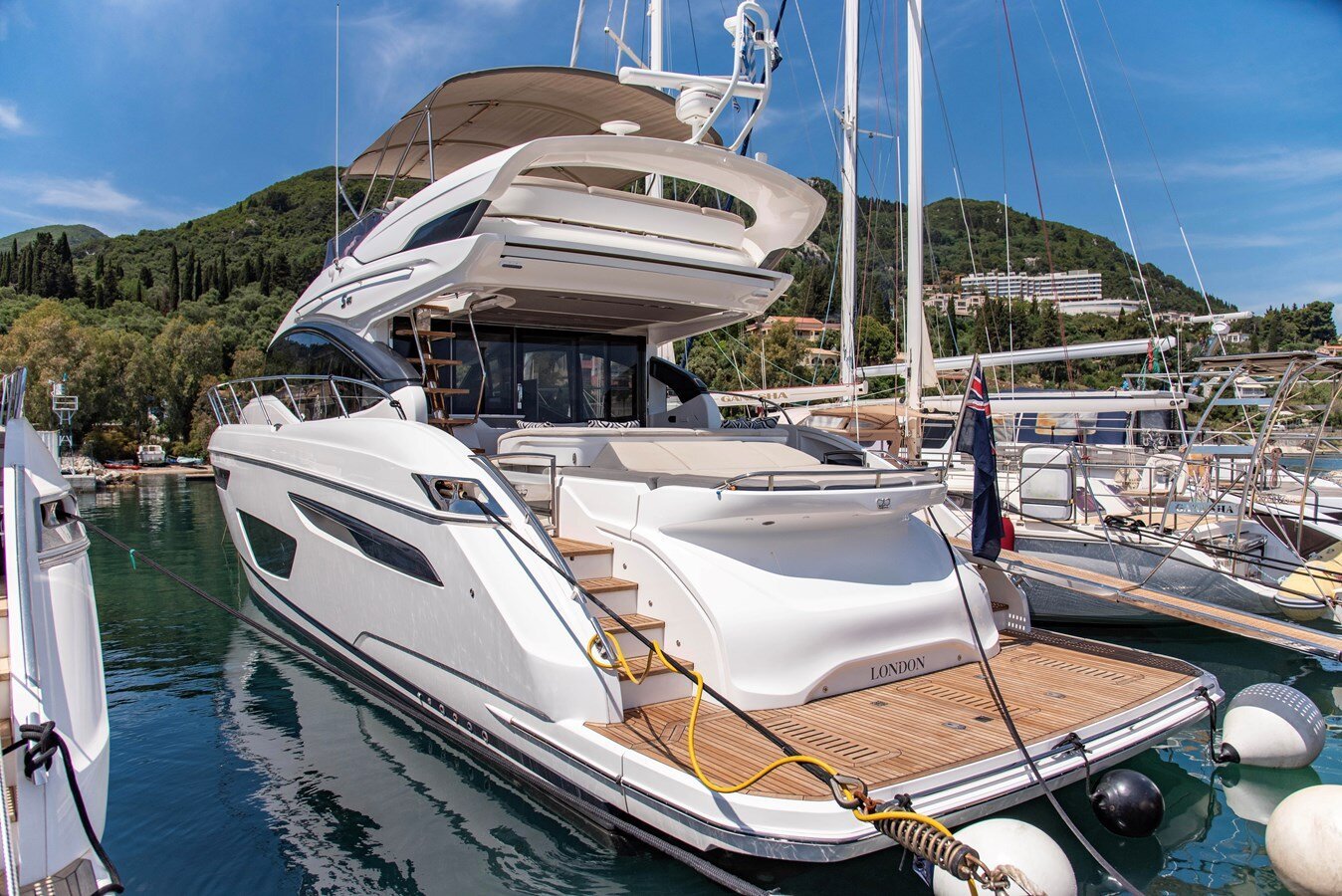 2018-princess-yachts-56-11-743cb6