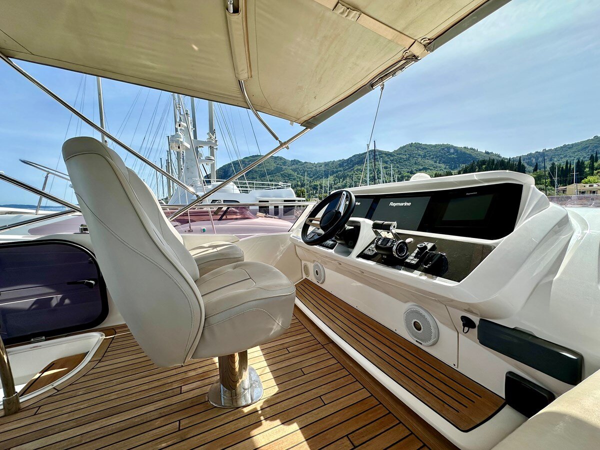 2018-princess-yachts-56-11-743cb6