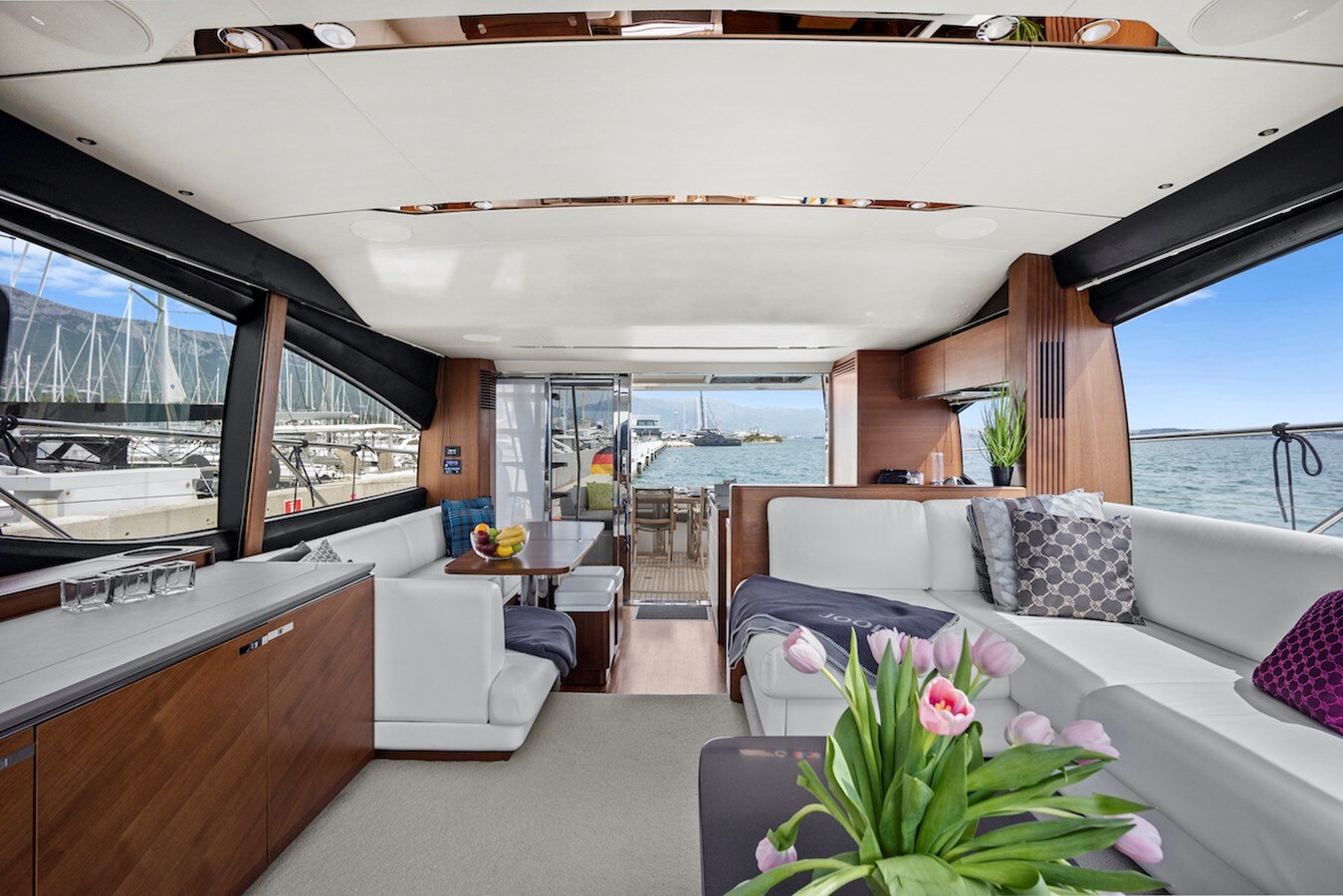 2018 PRINCESS YACHTS 66' 1