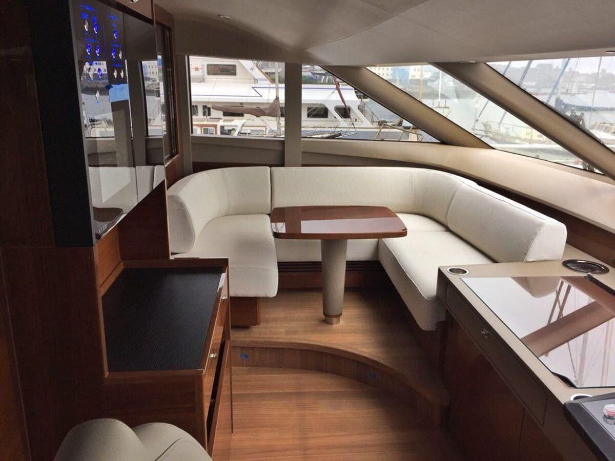 2018-princess-yachts-88-dcd623