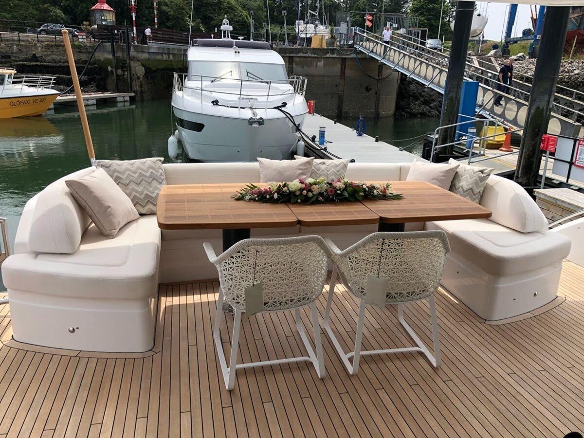 2018-princess-yachts-88-dcd623