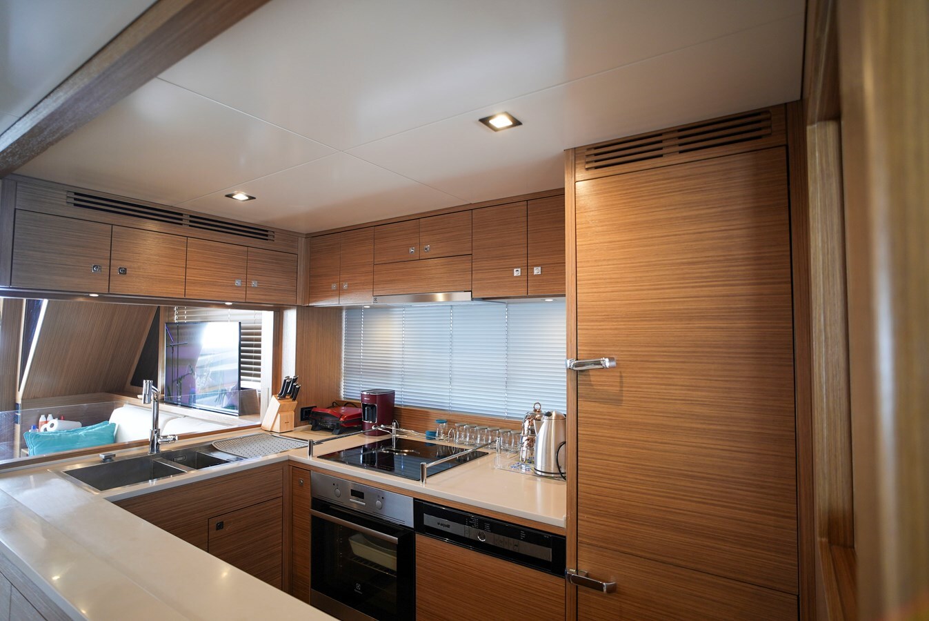 2018-sirena-63-1-b56e6e