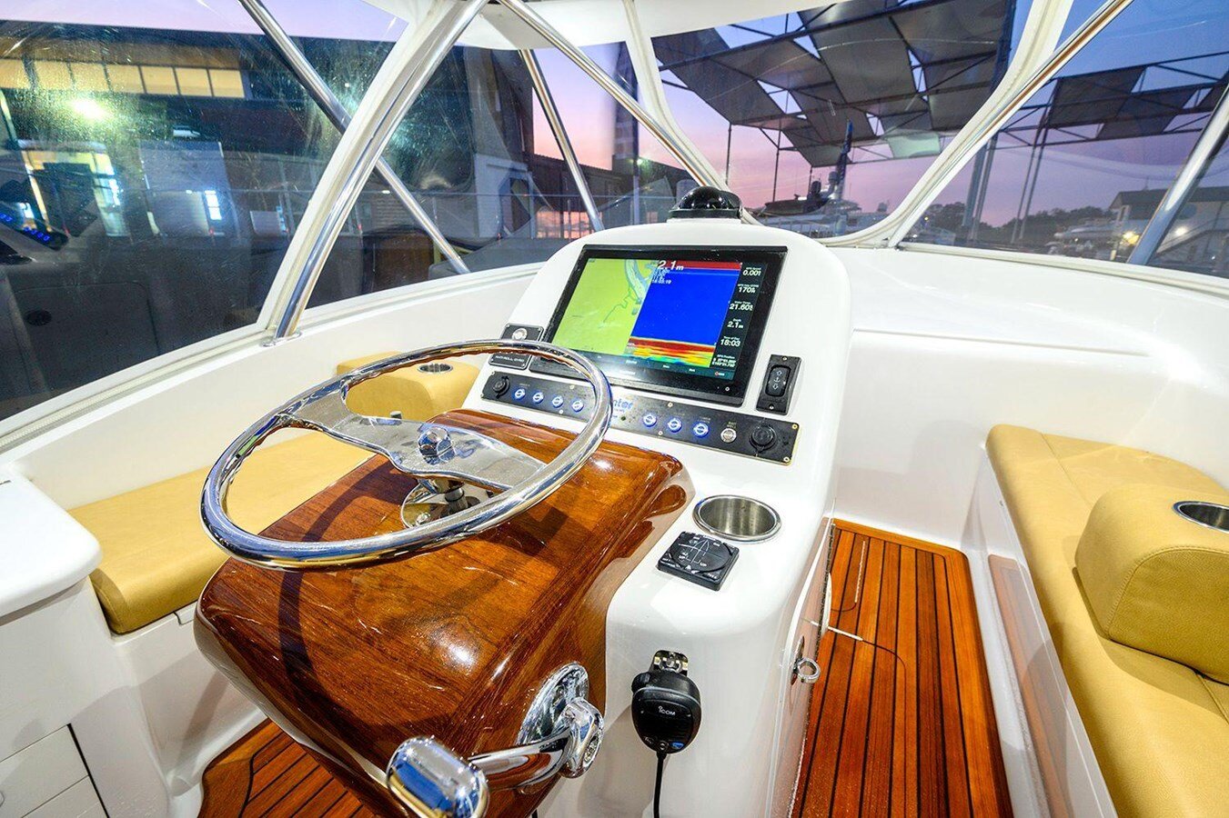 2018-winter-custom-yachts-30-adba11