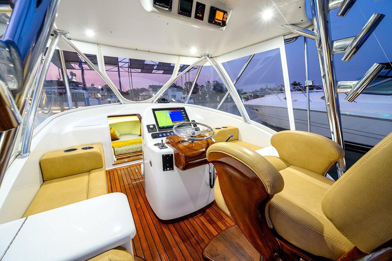 2018-winter-custom-yachts-30-adba11