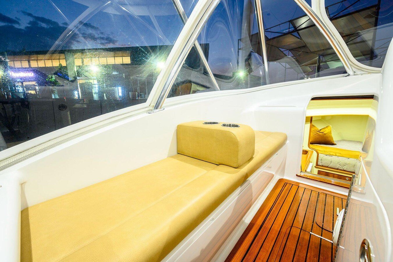 2018-winter-custom-yachts-30-adba11