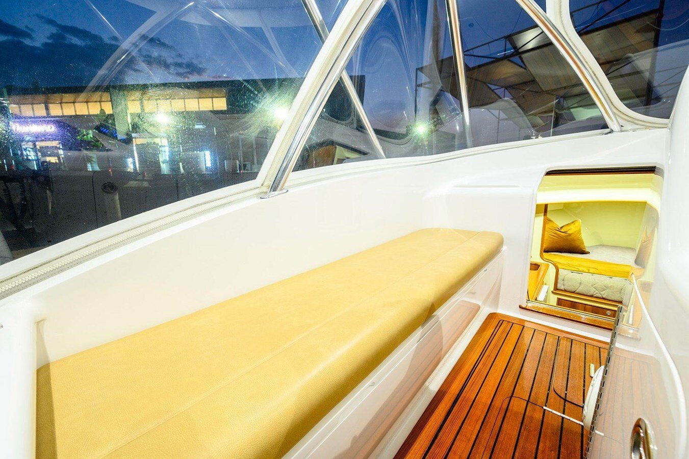 2018-winter-custom-yachts-30-adba11