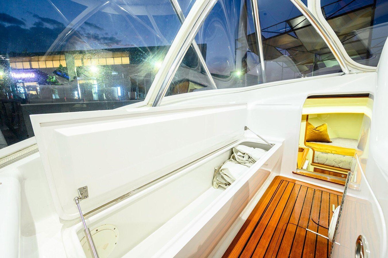 2018-winter-custom-yachts-30-adba11