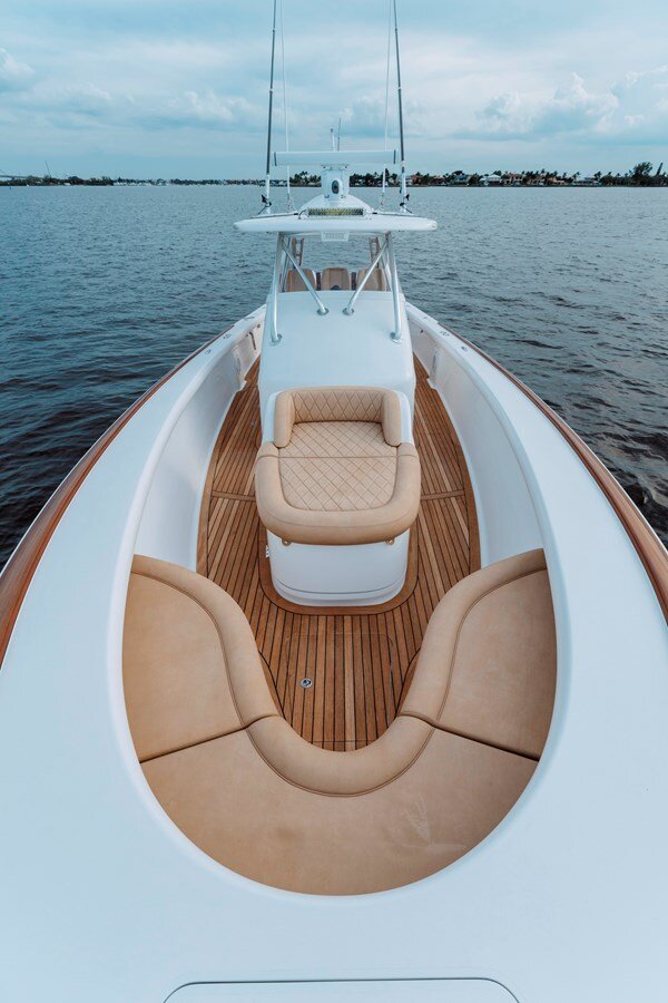 2018-winter-custom-yachts-37-c4f5d2