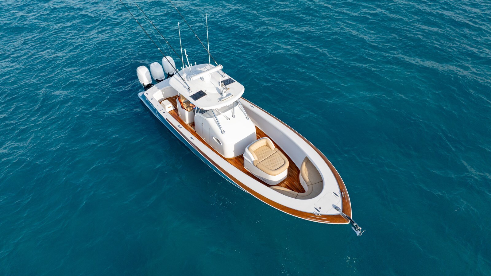 2018-winter-custom-yachts-37-5e8ed8
