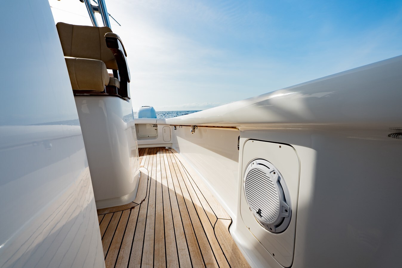 2018-winter-custom-yachts-37-5e8ed8