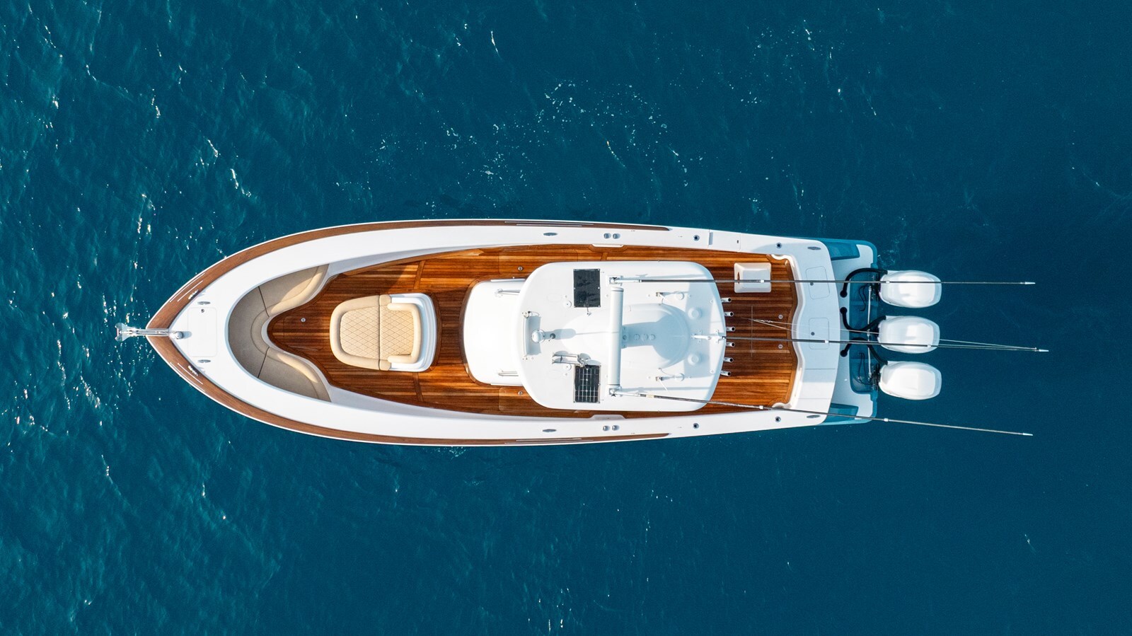 2018-winter-custom-yachts-37-5e8ed8