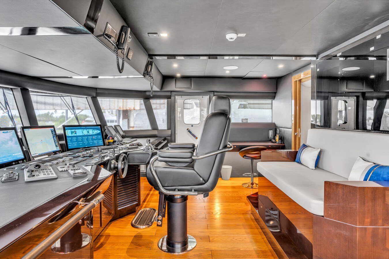 2019-ava-yachts-110-3-8fe228