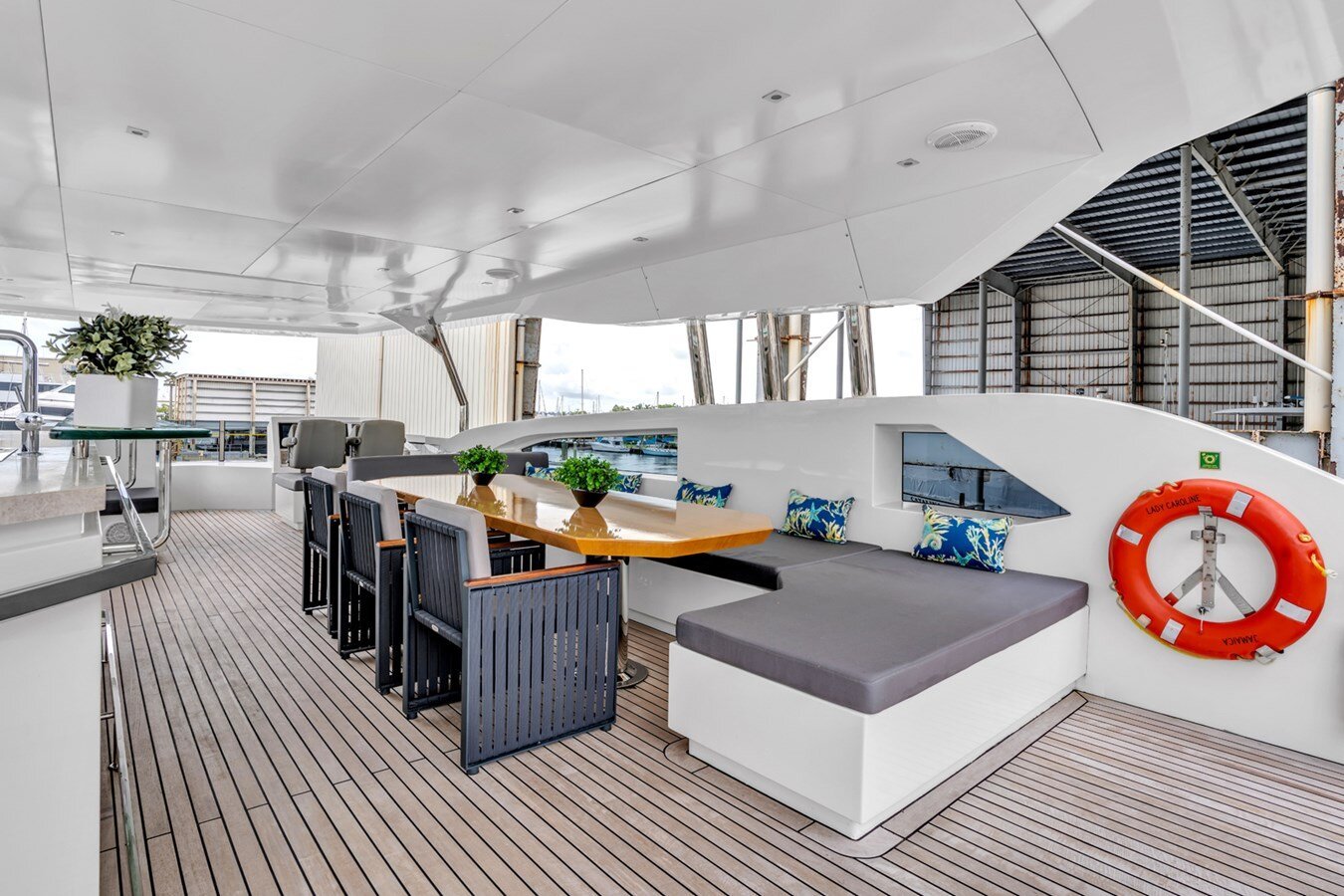 2019-ava-yachts-110-3-8fe228