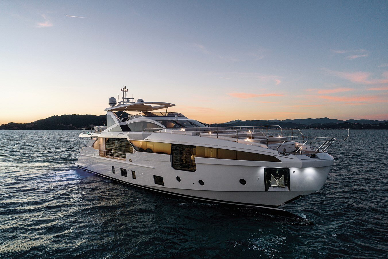 2019-azimut-yachts-105-fd9887