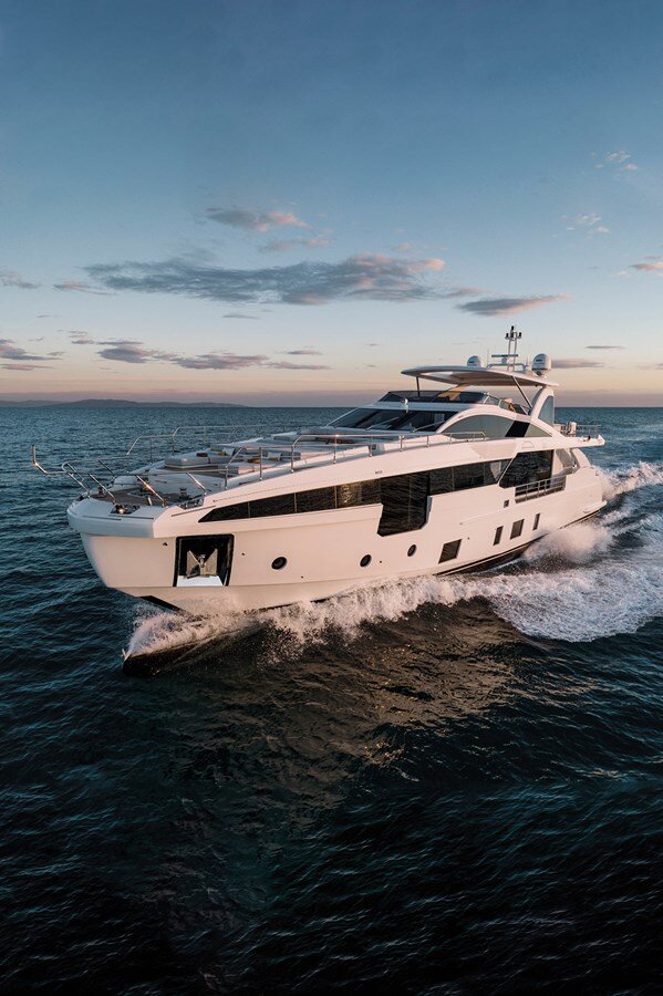 2019-azimut-yachts-105-fd9887