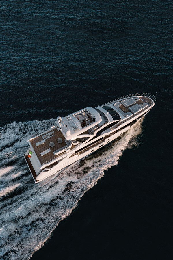 2019-azimut-yachts-105-fd9887