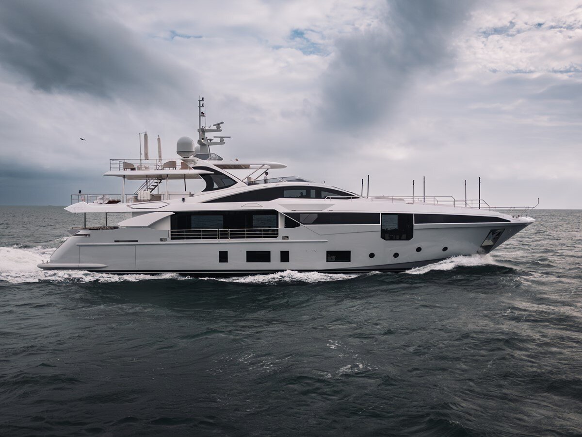 2019 AZIMUT YACHTS 114' 10