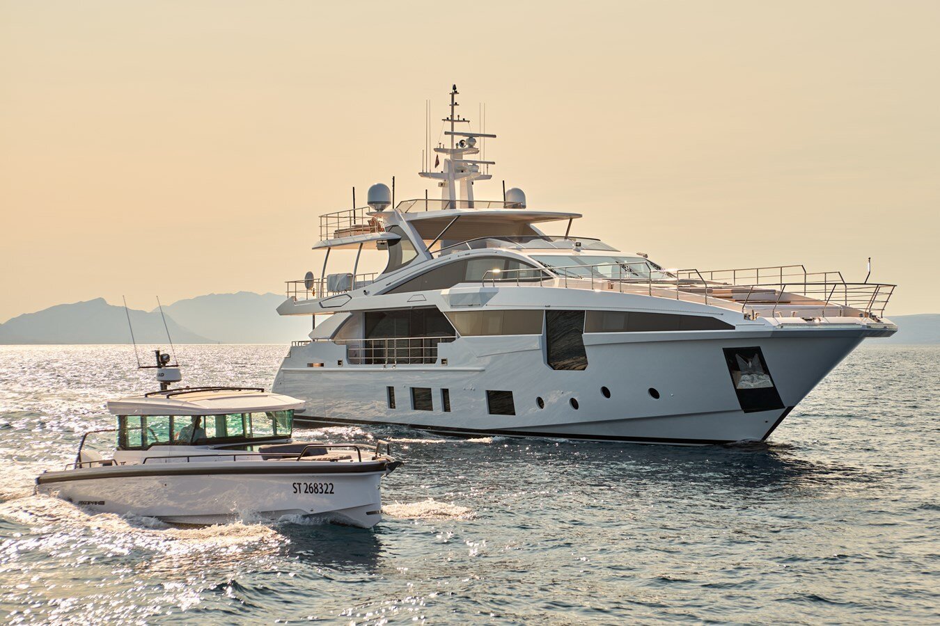 2019-azimut-yachts-114-10-a985a2