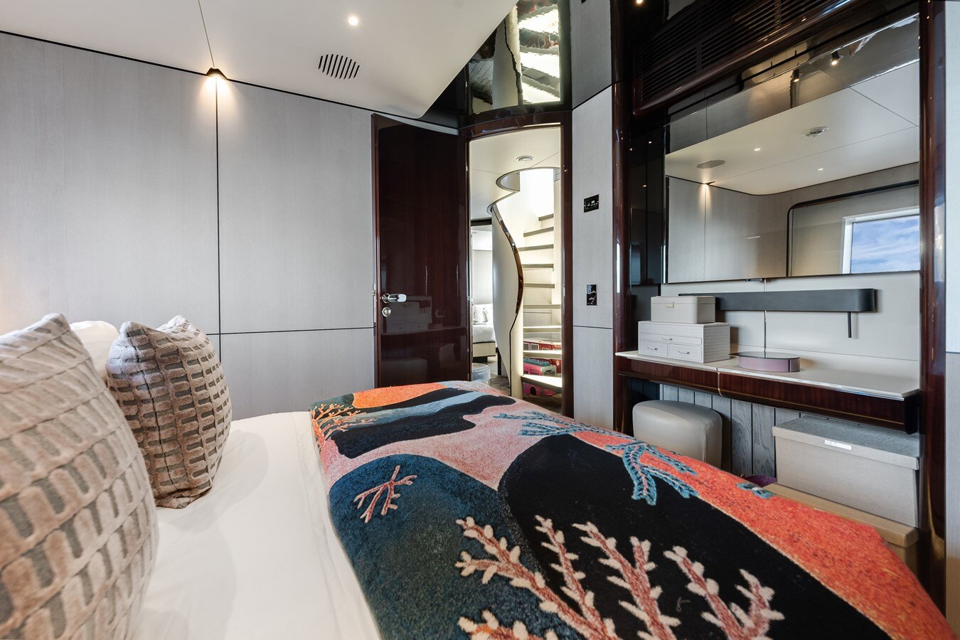 2019-azimut-yachts-114-10-977af2