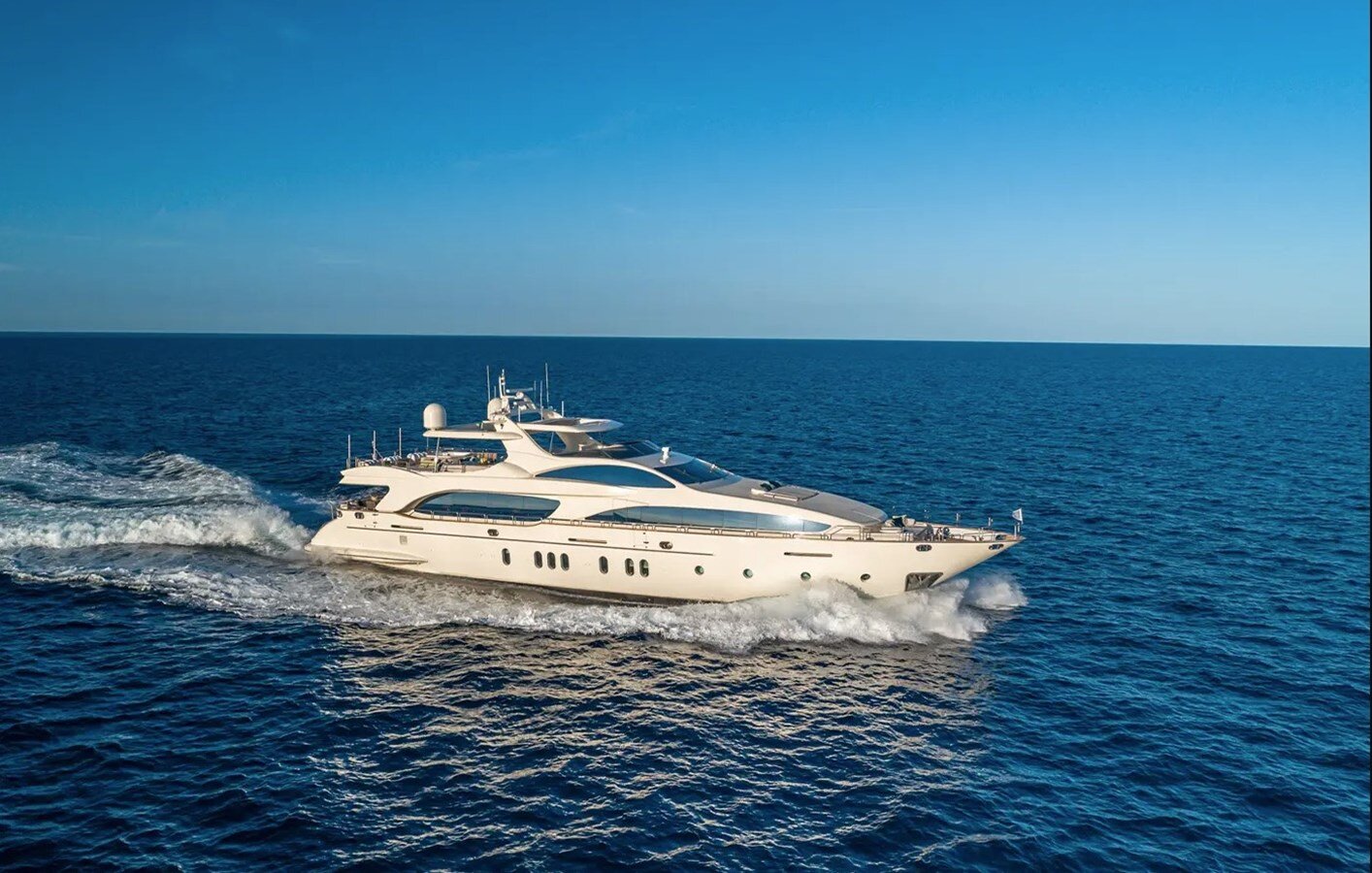 2019-azimut-yachts-116-3be18c