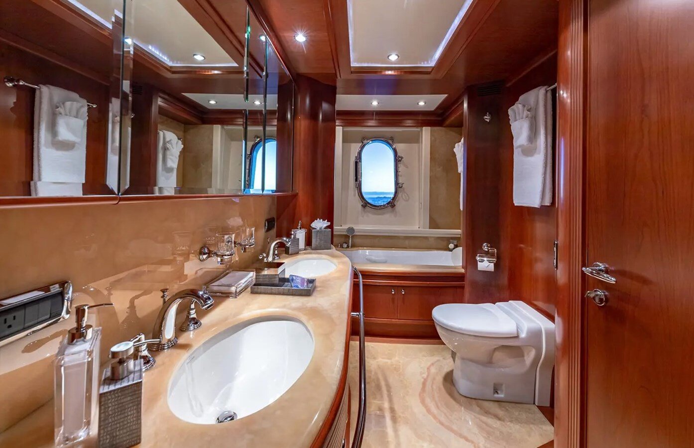 2019-azimut-yachts-116-3be18c