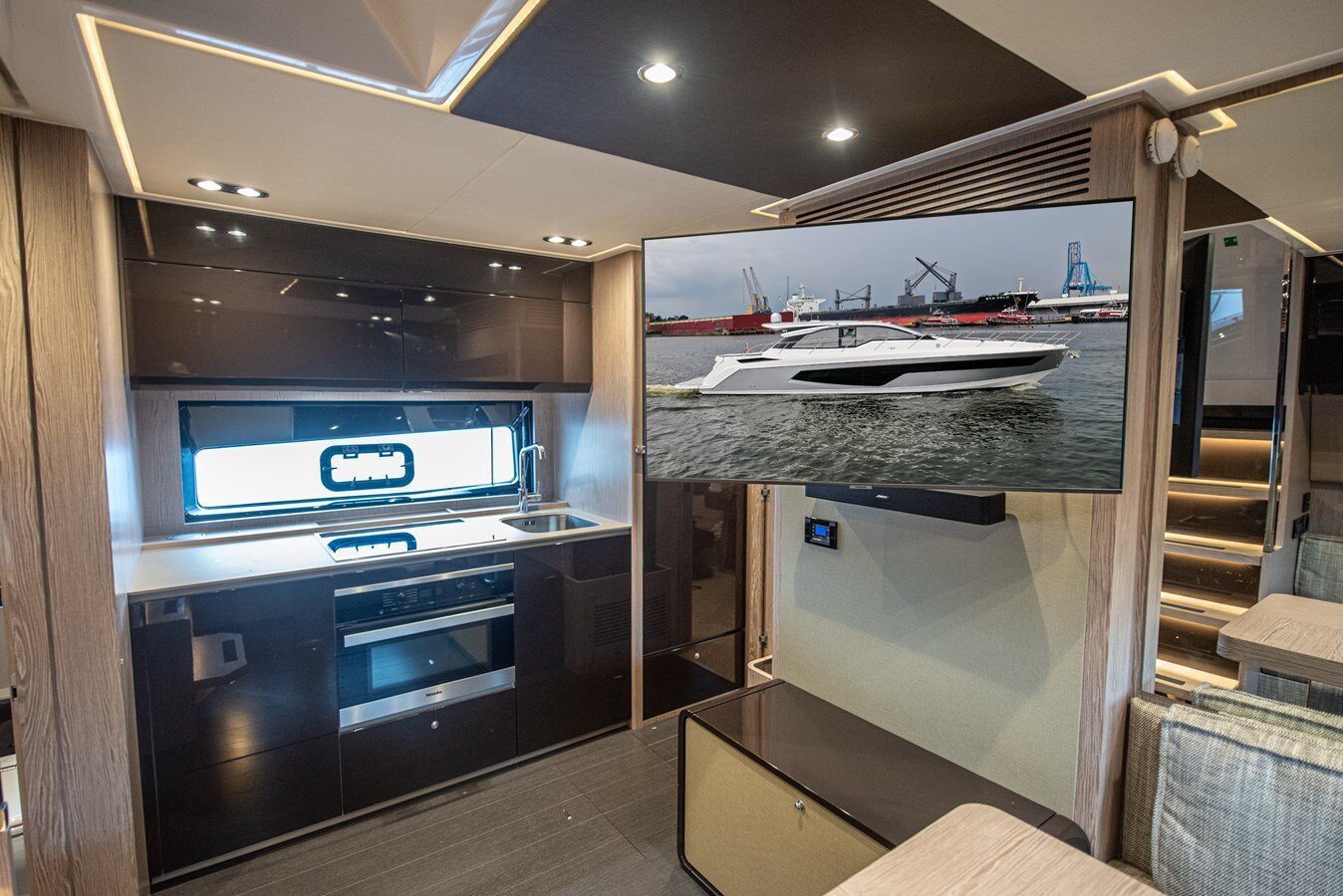 2019-azimut-yachts-51-05b1a7