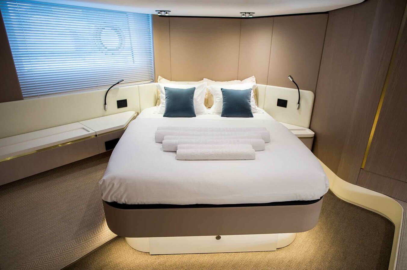 2019 AZIMUT YACHTS 55' 6