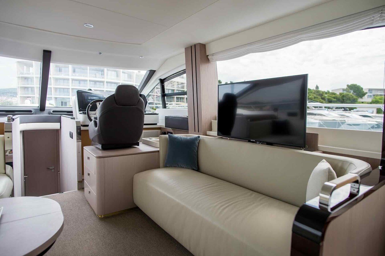 2019-azimut-yachts-55-6-c03620