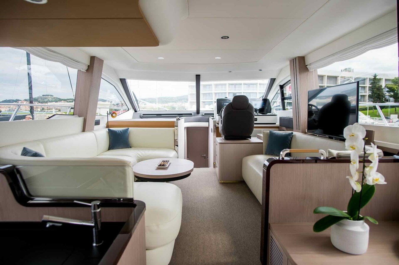 2019-azimut-yachts-55-6-c03620