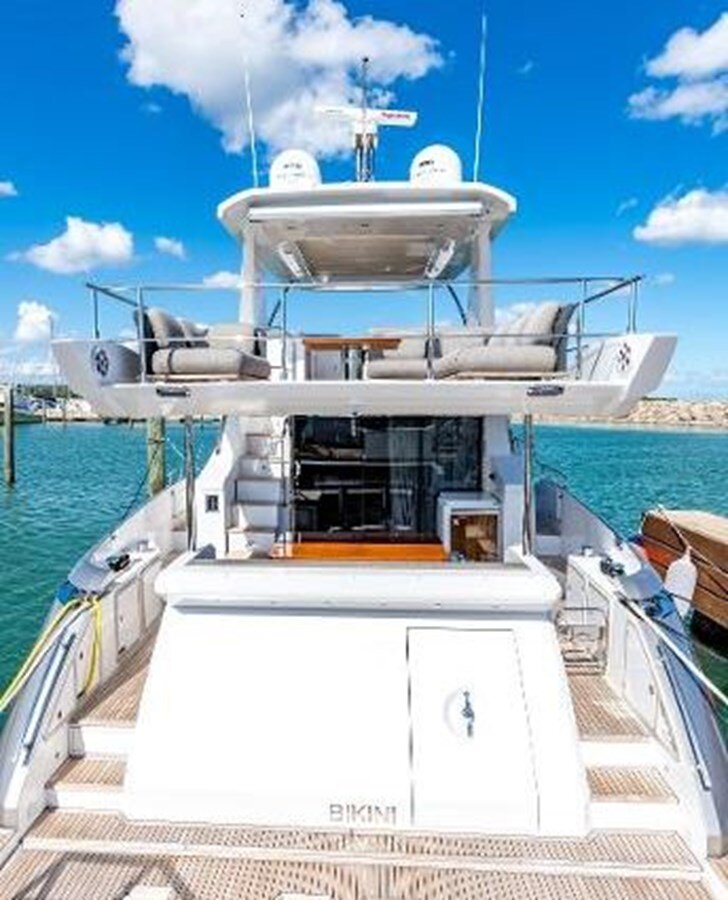 2019-azimut-yachts-68-3-8ad2bd