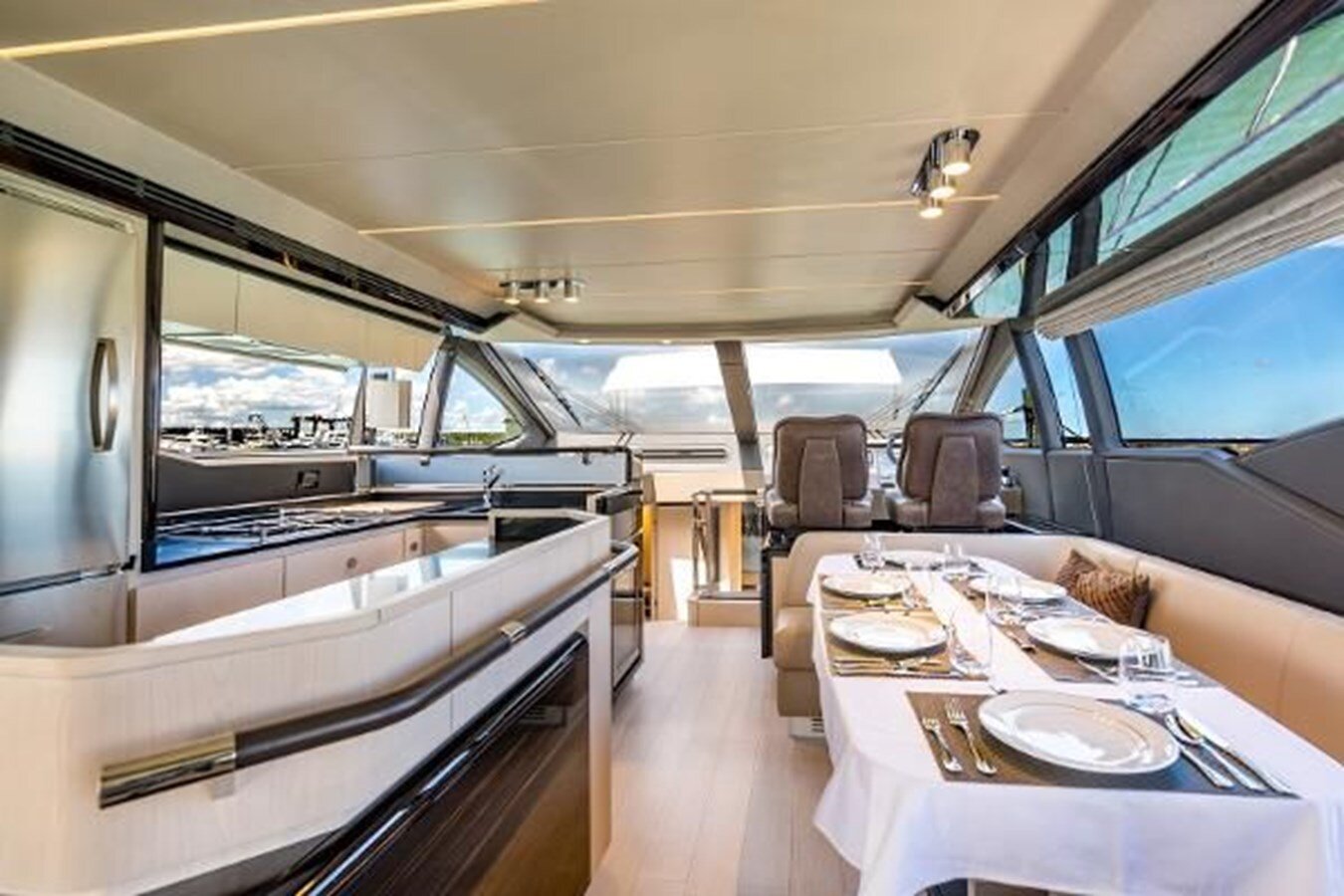 2019-azimut-yachts-68-3-8ad2bd