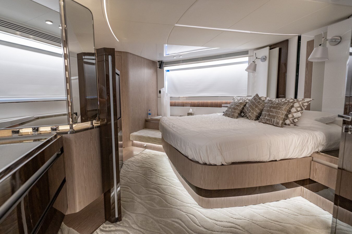 2019-azimut-yachts-70-1-a747c0