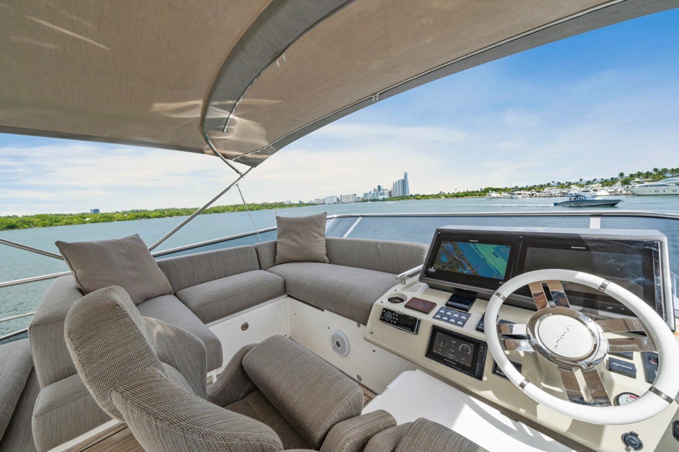 2019-azimut-yachts-71-2-12aff3