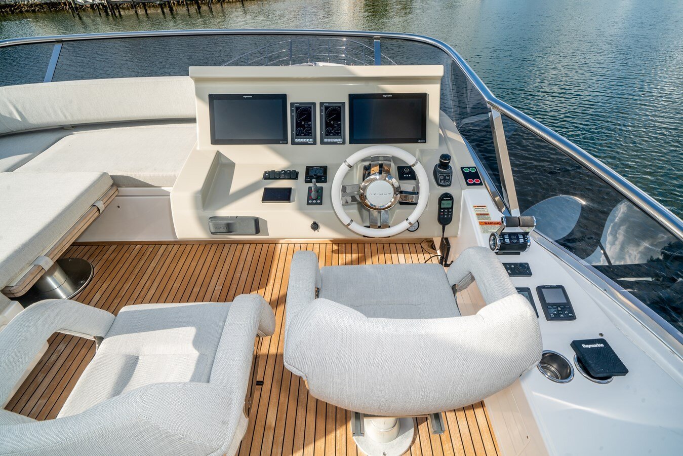 2019-azimut-yachts-72-9db8f3