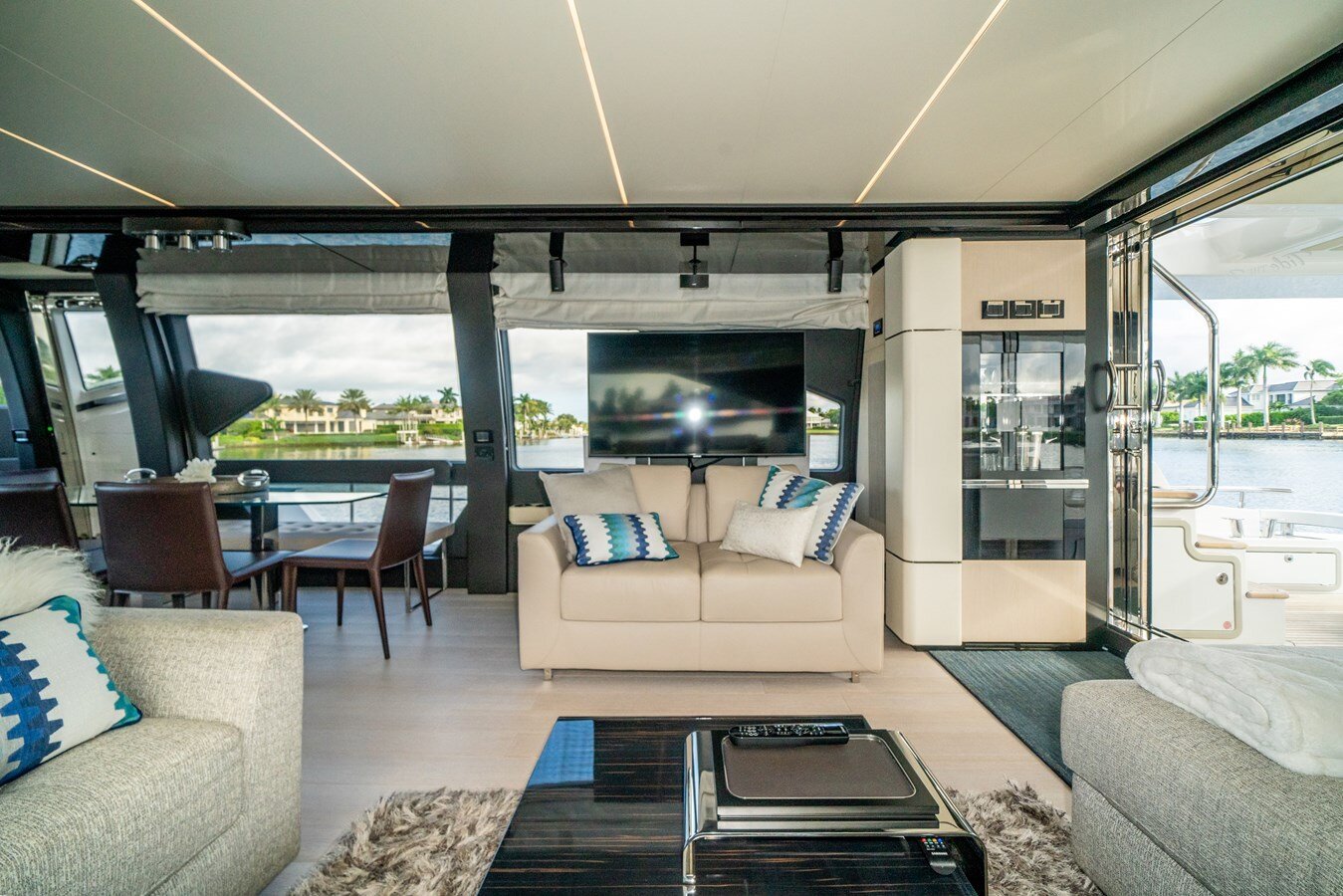 2019-azimut-yachts-72-9db8f3