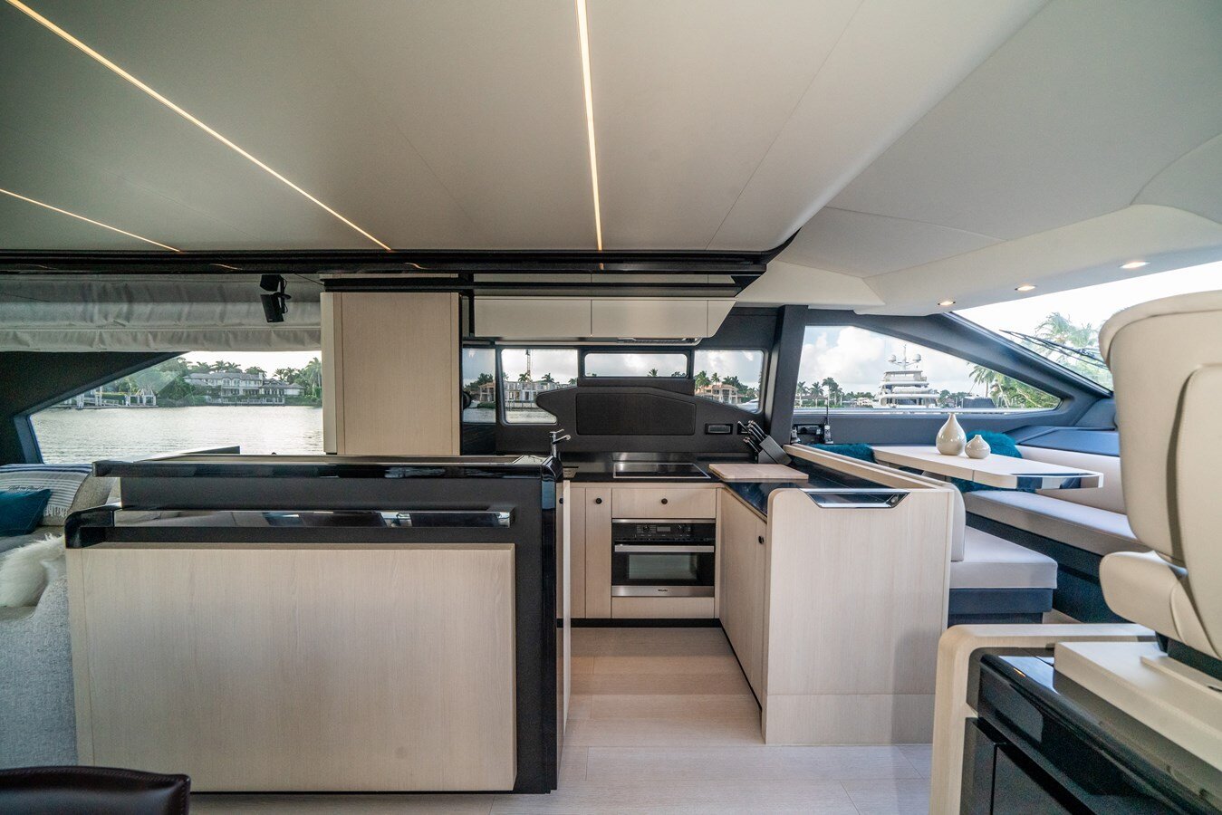 2019-azimut-yachts-72-9db8f3