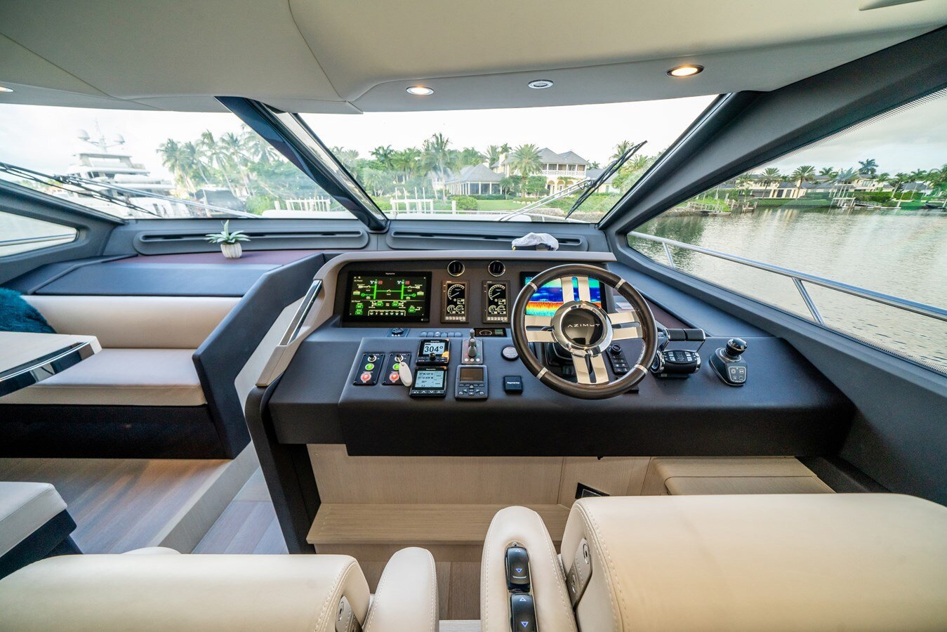 2019-azimut-yachts-72-9db8f3