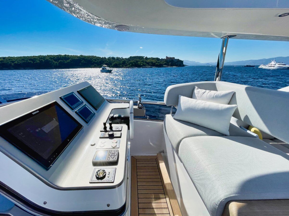 2019 AZIMUT YACHTS 87' 11