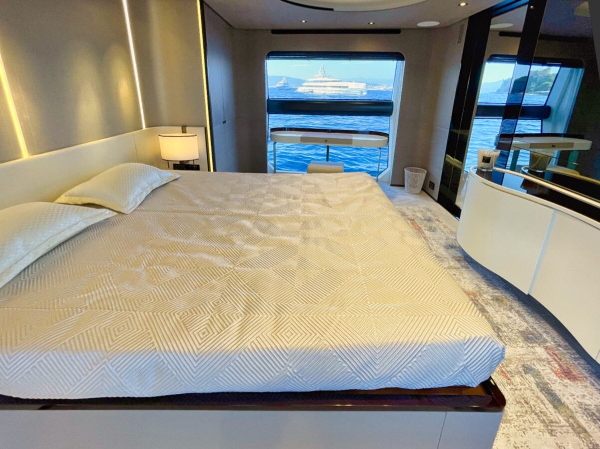 2019-azimut-yachts-87-11-46cb1f