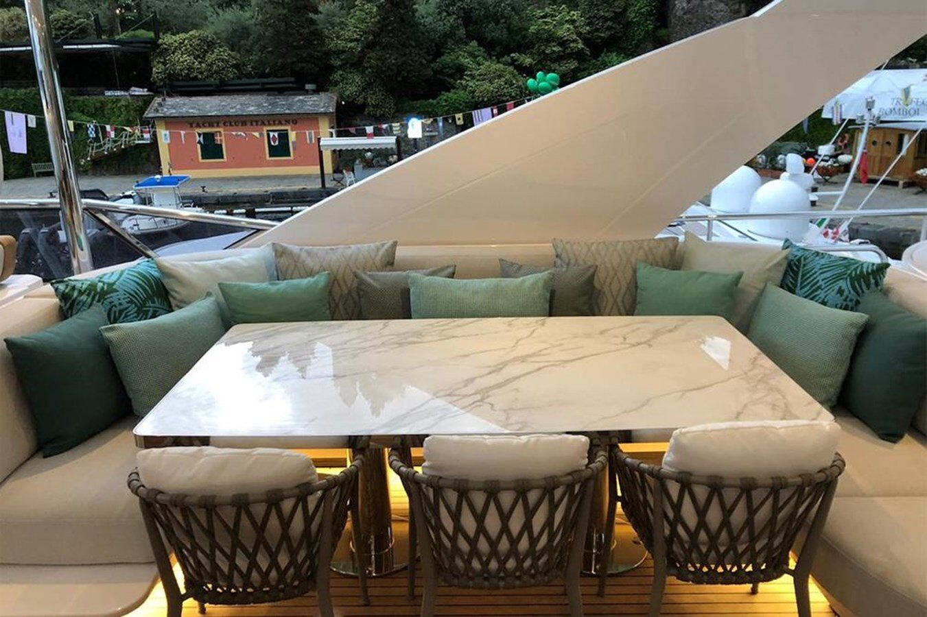 2019-azimut-yachts-87-796f0d