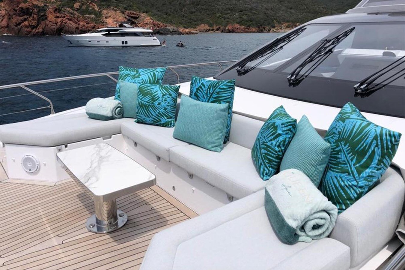 2019-azimut-yachts-87-796f0d