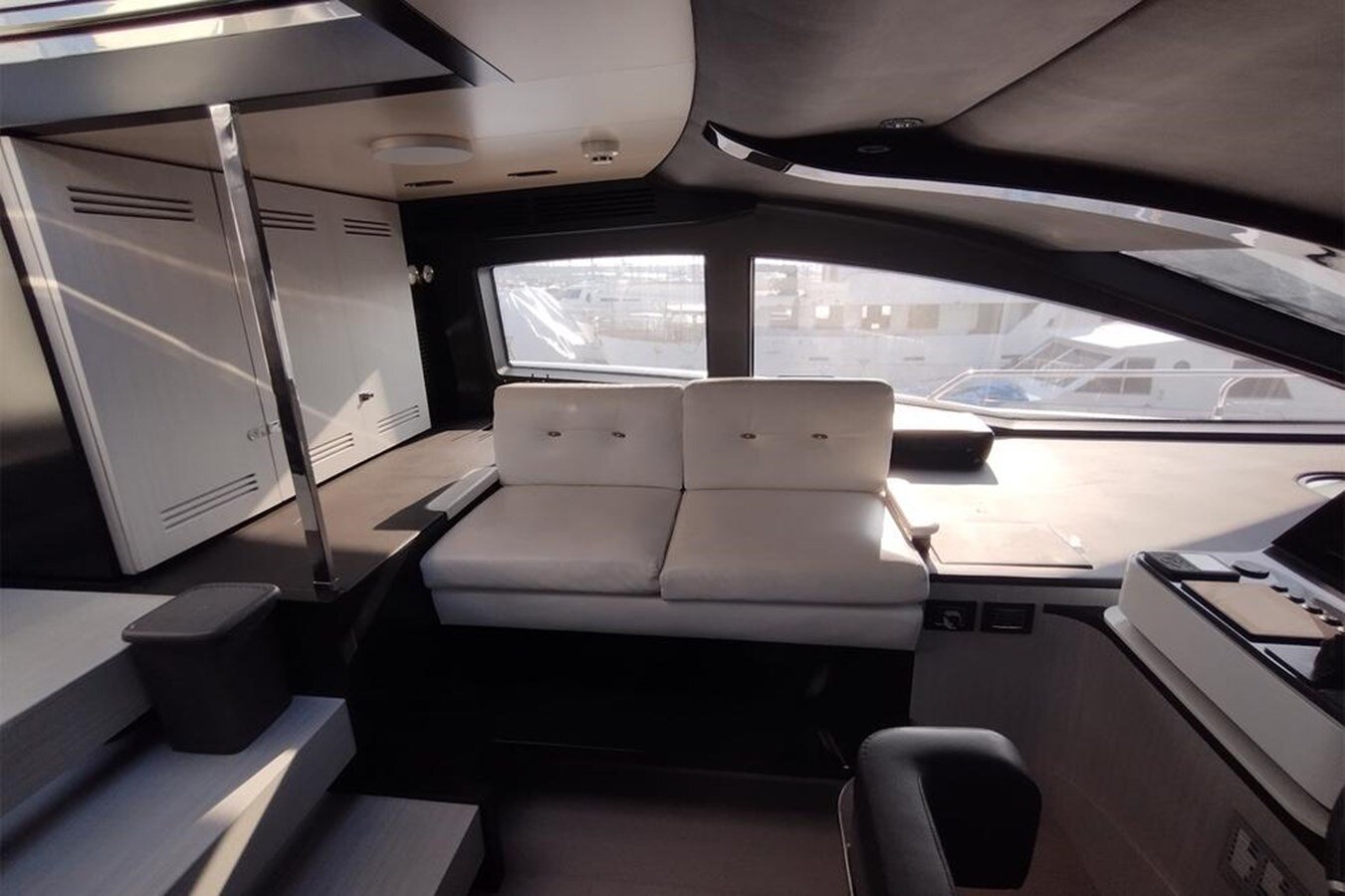 2019-azimut-yachts-87-796f0d