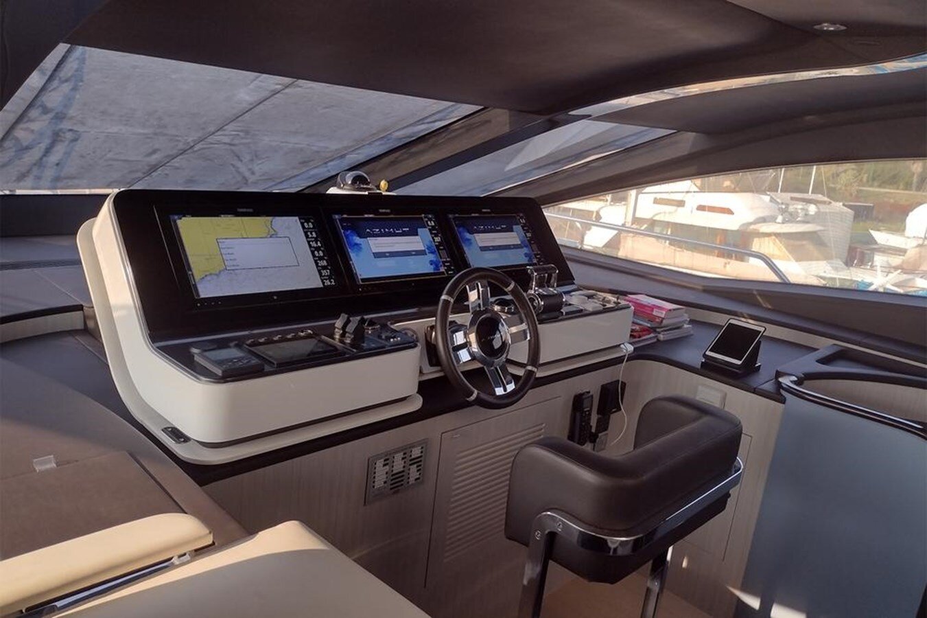 2019-azimut-yachts-87-796f0d