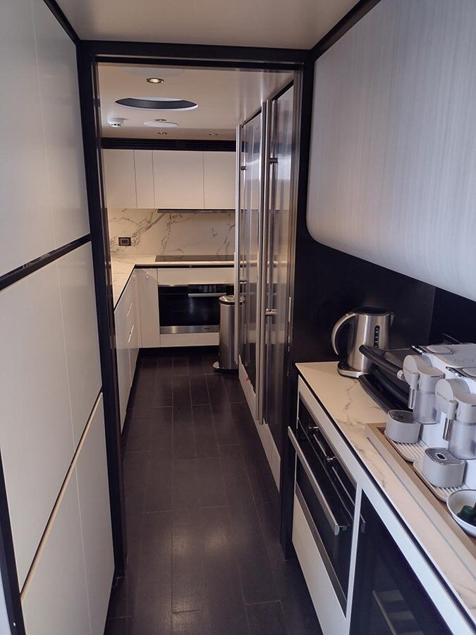 2019-azimut-yachts-87-796f0d