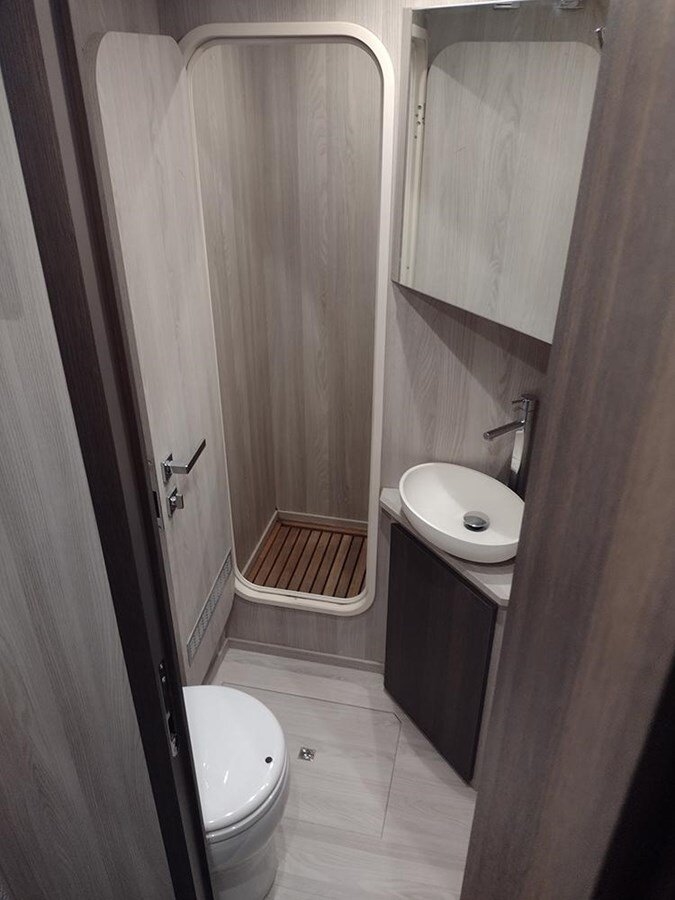 2019-azimut-yachts-87-796f0d